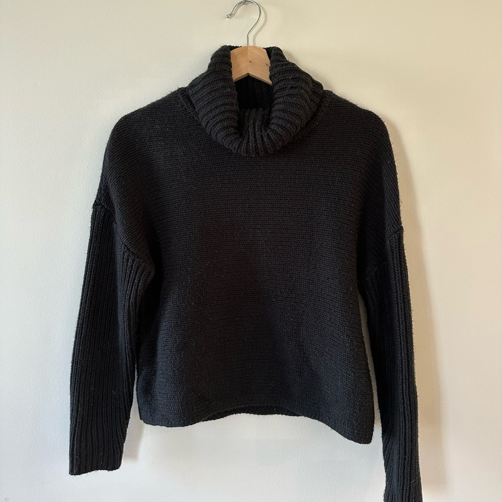 Knit Turtleneck Sweater Size Small